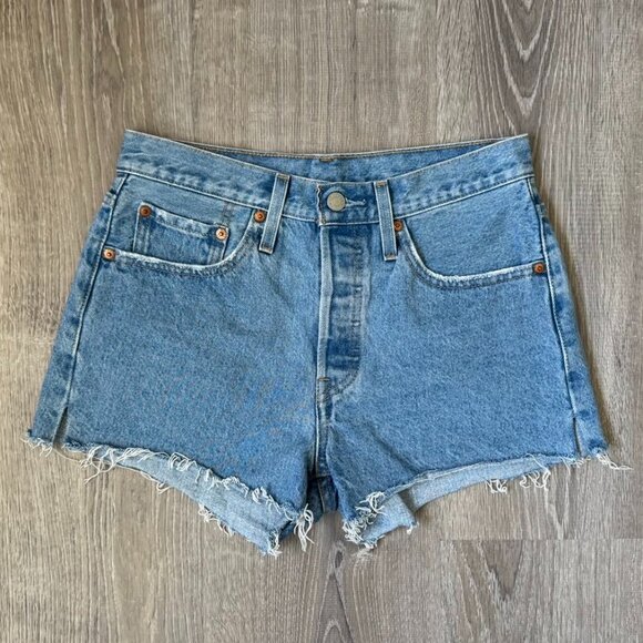 NWOT Levi's Premium 501 Original Fit High Rise Women's Shorts | BIG E | Size 27 - Picture 1 of 9